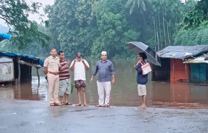 rajapur-flood-water-recedes-kodvali-arjuna-rivers-normalized-jagbudi-still-at-danger-level