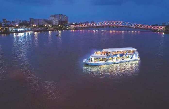 sabarmati cruise