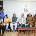 चमत्कार कसाही होऊ शकतो! उपराष्ट्रपतीपदाच्या निवडणुकीवर उद्धव ठाकरे यांचं सूचक विधान; सुदर्शन रेड्डी यांनी घेतली भेट