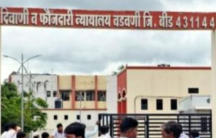vadwani-government-lawyer-vinayak-chandel-found-dead-in-court-premises