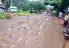 villagers-protest-potholes-on-chiplun-guhagar-road-threaten-hunger-strike-on-independence-day
