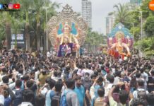 youth-celebration-lalbaug-parel-bustle-as-ganaraya-arrives
