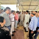 सहनशिलतेचा अंत पाहू नका! प्रभादेवीचा पादचारी पूल नवरात्रीपूर्वी सुरू करा, शिवसेनेचा रेल्वेच्या अधिकाऱ्यांना इशारा