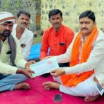 शिवसेनेची शेतकऱ्याला थेट मदत, कळसाने कुटुंबाला दिली 51 हजाराची रोख रक्कम