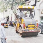 पावसाचे पाणी सोडून रस्त्याची दुरवस्था करणाऱ्या विकासकाविरोधात गुन्हा