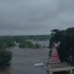 मराठवाड्यावर अस्मानी संकट, ढगसदृश्य पावसामुळे अनेक जिल्ह्यांत जनजीवन विस्कळीत