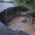 अहिल्यानगरमध्ये अतिवृष्टीचा मोठा फटका; रस्ता खचला, जनावरं वाहून गेली, जनजीवन विस्कळीत