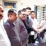 कॅन्सरशी झुंज देणाऱ्या तरुणीला शिवसेनेचा मदतीचा हात