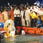 ‘लालबागचा राजा’चे 33 तासांनंतर विसर्जन! अत्याधुनिक तराफा, तरीही गणित चुकले… चौपाटीवर 13 तास रखडपट्टी