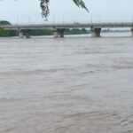 नांदेडला ‘ऑरेंज अलर्ट’, विष्णुपुरी प्रकल्पाचे 16, तर इसापूर धरणाचे 9 दरवाजे उघडले; सर्व शाळा-महाविद्यालयांना सुट्टी जाहीर