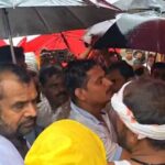 शेतकऱ्यांचा संताप पाहून सदाभाऊ खोतांनी काढला पळ, उंदरगाव ग्रामस्थांचा आक्रोश