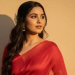 ट्रेंड – लाल साडीतील देखणे सौंदर्य