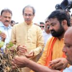 Photo – उद्धव ठाकरे मराठवाडा दौऱ्यावर; लातूरच्या कडगाव येथे अतिवृष्टी झालेल्या भागाची पाहणी, शेतकऱ्यांची व्यथा जाणून घेतली