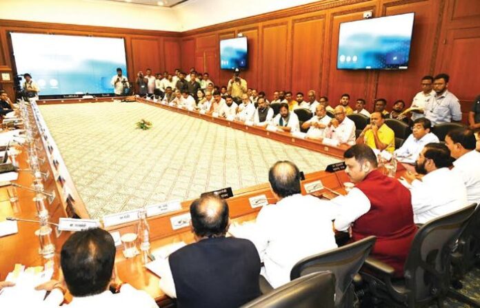 Devendra Fadnavis meeting