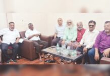 1 नोव्हेंबरच्या विराट मोर्चाची जय्यत तयारी, निवडणूक आयोगाविरुद्ध सर्वपक्षीय धडक; समन्वयासाठी नेत्यांच्या बैठका, भेटीगाठी, पक्ष पातळीवरही कार्यकर्त्यांशी चर्चा