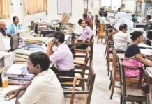 आठव्या वेतन आयोगाला मंजुरी, 50 लाख केंद्रीय कर्मचाऱ्यांची दिवाळी