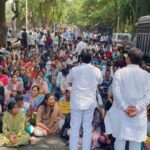 एकनाथ शिंदेंच्या विरोधात ठाण्यात बेरोजगारांचे आंदोलन; जिल्हाधिकारी कार्यालयासमोर ठिय्या, आठवडाभरात ठोस निर्णय घेतला नाही तर सरकारला दिवाळी साजरी करू देणार नाही!