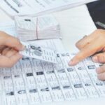 मतदार यादीतील घोळाची नेमकी गडबड काय? मतचोरीचे प्रकरण तापत चालले, आयोगाने मागवला जिल्हाधिकाऱयांकडून अहवाल