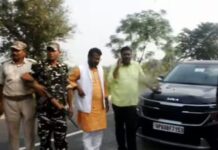 बिहारमध्ये भाजपच्या माजी आमदाराच्या गाडीत सापडली दारू, पोलिसांकडून अटक