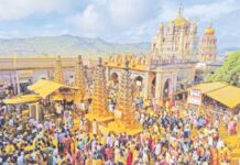 जेजुरी गडावर उसळली भाविकांची अलोट गर्दी