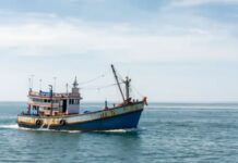 भरकटलेल्या सात बोटीपैकी एकही बंदरात परतली नाही, मच्छीमारांच्या कुटुंबीयांची चिंता वाढली