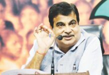 गडकरी म्हणतात, घर की मुर्गी दाल बराबर; बाहेरून आलेले सावजी चिकन!