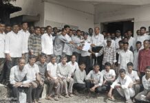हक्काचा रस्ता द्या अन्यथा मरण द्या; पालीच्या पाच वाड्यांतील आदिवासींची तहसीलवर धडक
