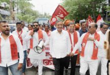 ऐन दिवाळीत नळ कोरडे; पाणीटंचाईने रहिवासी हैराण, नवीन पनवेलमध्ये महाविकास आघाडीचा पाण्यासाठी सिडकोवर आक्रोश मोर्चा