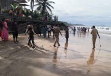 समुद्रकिनाऱ्यावर पोलीस सतर्क , दापोली पाठोपाठ गणपतीपुळे किनाऱ्यावर गस्त