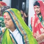 ट्रेंड – पुरुषांचा साडी नेसून गरबा