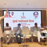 Photo – उद्धव ठाकरे यांचे मुंबईतील पदाधिकाऱ्यांना मार्गदर्शन