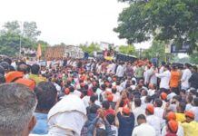 ॲट्रॉसिटीसह सवर्ण वर्गातील अकरा जणांवरील गुन्हे मागे घ्या, सकल हिंदू समाजासह व्यापाऱ्यांचा सोनईत मोर्चा