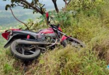 Raigad News – घाटातील साईट पट्टीचा अंदाज आला नाही, दुचाकी 100 फूट खाली कोसळली; एकाचा जागीच मृत्यू