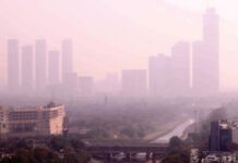 प्रदूषण रोखण्यासाठी सर्वोच्च न्यायालयात याचिका दाखल, दिल्लीत 22 लाख मुलांची फुप्फुसे खराब