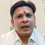 शेतकऱ्यांना एक लाख रुपये द्या, नाहीतर उडवून टाकू; काँग्रेस खासदाराची मोदी, फडणवीसांना धमकी