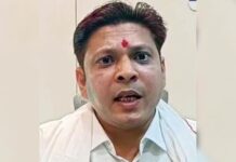 शेतकऱ्यांना एक लाख रुपये द्या, नाहीतर उडवून टाकू; काँग्रेस खासदाराची मोदी, फडणवीसांना धमकी