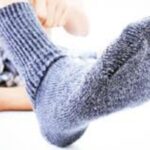 सॉक्सची दुर्गंधी टाळायची असेल तर… हे करून पहा