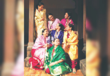 पडद्याआडून – ‘करुणाष्टके’ गोष्ट उंबरठ्यापलीकडची