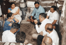 आशिकाच्या मृत्यूला जबाबदार असणाऱ्या शिक्षकावर कारवाई करा, शिवसेनेने गौंड कुटुंबाची भेट घेऊन केले सांत्वन