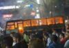 बांग्लादेशमध्ये आंदोलनाला हिंसक वळण, पाच ठिकाणी स्फोट; 17 बस जाळल्या