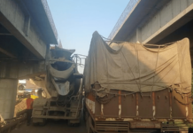 संगमेश्वर-सोनवी पुलावर काँक्रीट मिक्सर बंद पडल्याने वाहतूक कोंडी