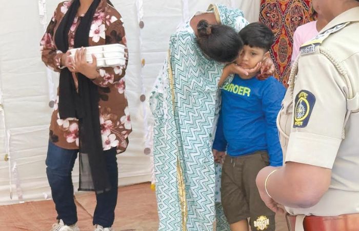 आई तुझ्याविना जगू कसा मी सांग! ताटातूट झालेल्या मायलेकरांची गळाभेट, बालदिनानिमित्त भायखळा कारागृह प्रशासनाची आगळी भेट