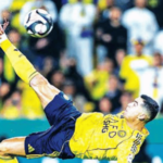 रोनाल्डोची वयाच्या चाळिशीत बायसिकल किक!