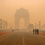 दिल्लीतील प्रदूषण गंभीर शाळांच्या क्रीडा स्पर्धा पुढे ढकला, हे म्हणजे मुलांना गॅस चेंबरमध्ये ढकलण्यासारखं : सुप्रीम कोर्ट