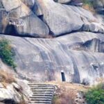 शैलगृहांच्या विश्वात – गोरधगिरीवरील शैलगृहे