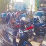बोरिवलीमध्ये बेकायदा पार्किंग, मोठ्या ट्रॉलीमुळे वाहतूककोंडी पालिकेकडे पाठपुरावा करूनही दुर्लक्ष