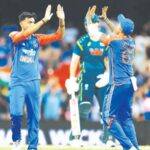 गोल्ड कोस्टवर फिरकी झिंदाबाद, अक्षर आणि वॉशिंग्टनच्या फिरकीपुढे ऑस्ट्रेलिया उद्ध्वस्त