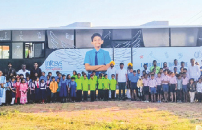 infosys science lab bus