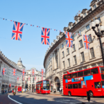 कंपनीला नफा होताच 1000 कर्मचाऱ्यांना फ्री लंडन ट्रीप