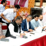 महिंद्रा अॅण्ड महिंद्राच्या कामगारांना पगारवाढ